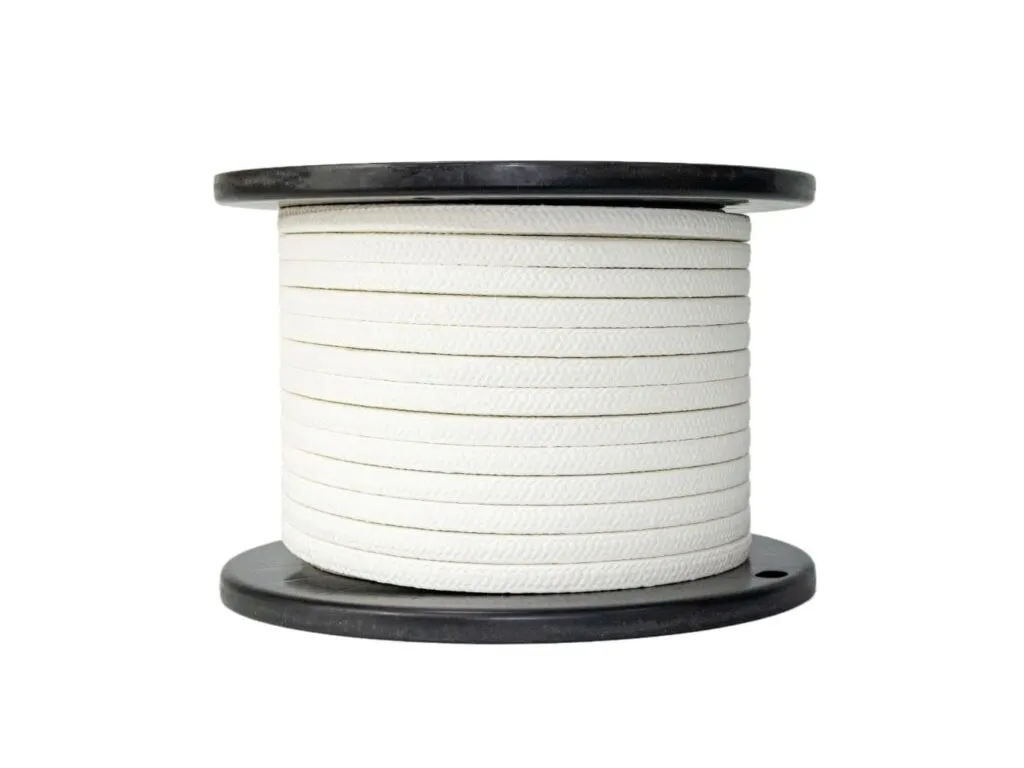Dây tết chèn acrylic cuộn dựng đứng trên lõi đen nhìn ngang