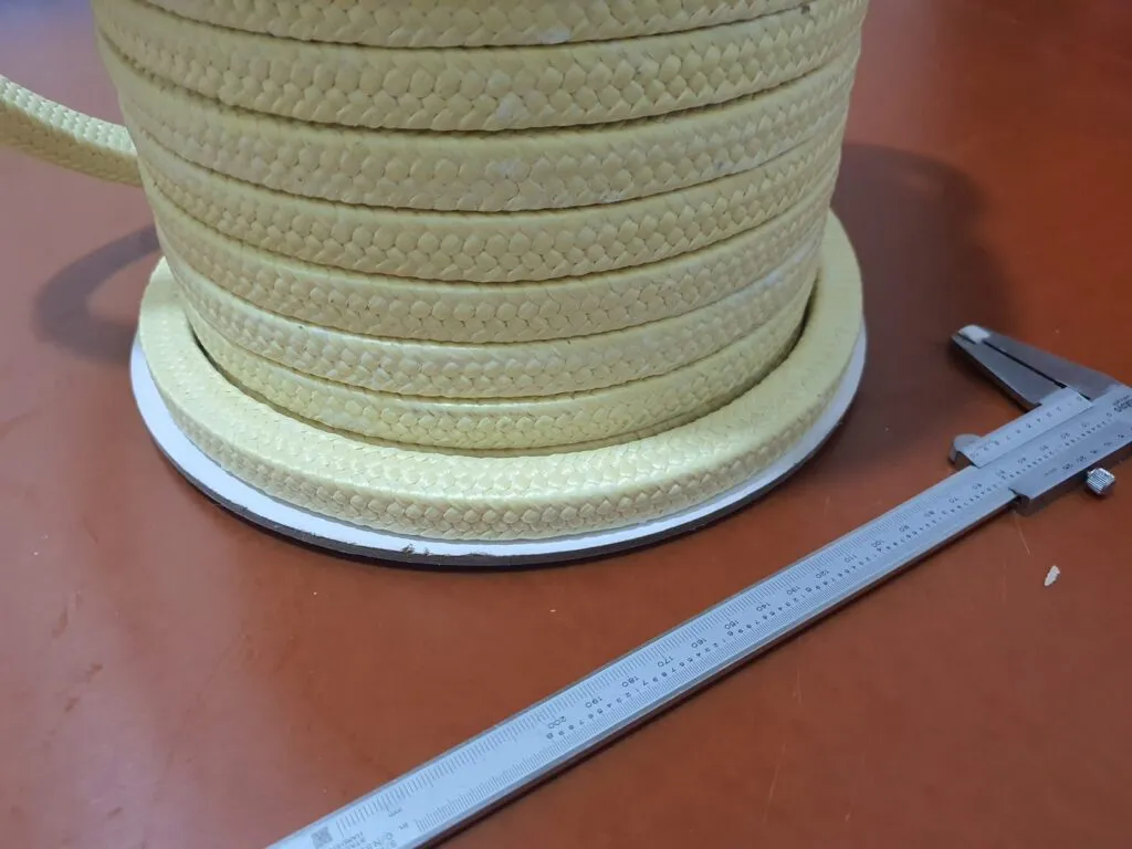Dây tết chèn aramid cuộn dựng đứng nhiều tầng cạnh thước kẹp