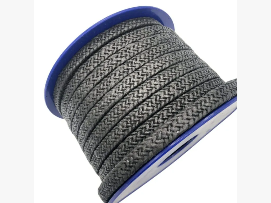 Dây tết chèn carbon cuộn nghiêng thấy các vòng dây xếp sát