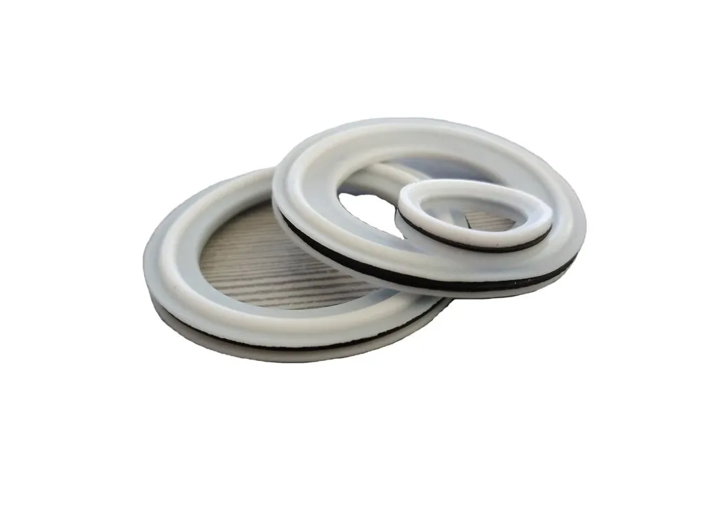 Gioăng bọc PTFE lõi EPDM nhìn nghiêng, thấy lớp lõi giữa hai mặt vỏ