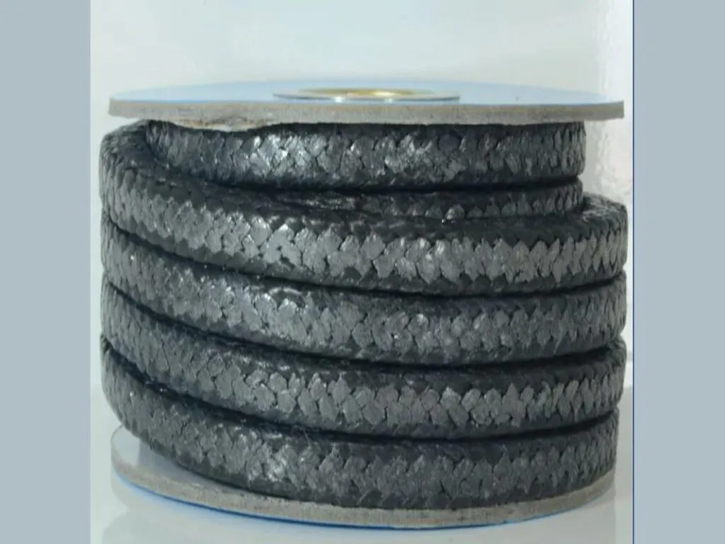 Graphite chịu nhiệt bao nhiêu độ tuỳ dạng: cuộn dây tết graphite đen bện chéo