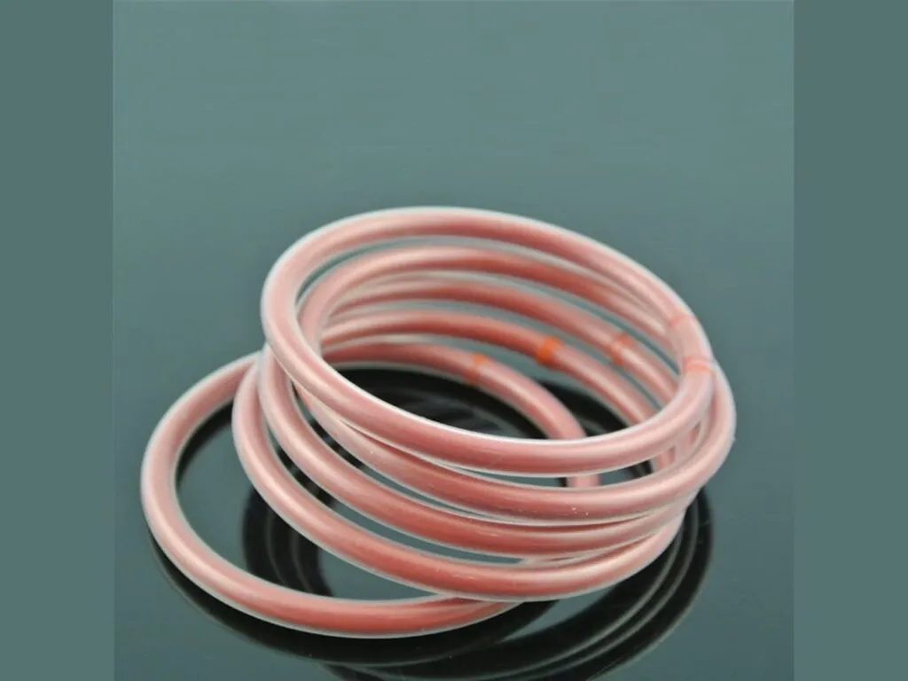 Oring bọc teflon xếp chồng nghiêng thấy tiết diện tròn